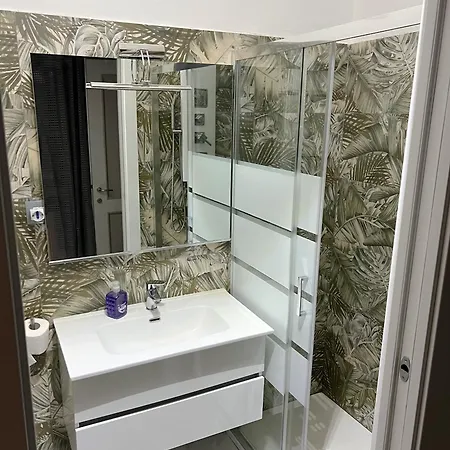 Centro Nuovo Vicino Alla Stazione Apartment *